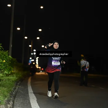 Runner Photo 7677096