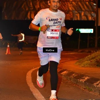 Runner Photo 7677098