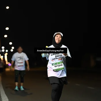Runner Photo 7677124