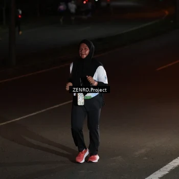 Runner Photo 7677137