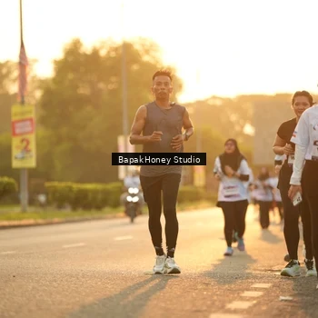 Runner Photo 7677250