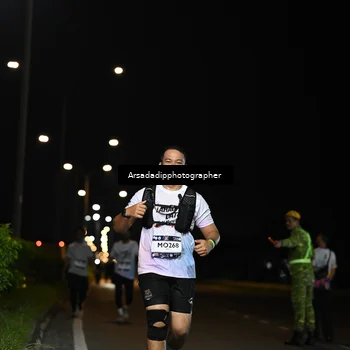 Runner Photo 7677253