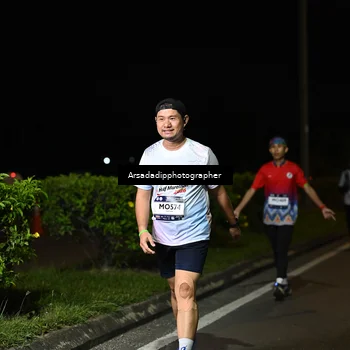 Runner Photo 7677345
