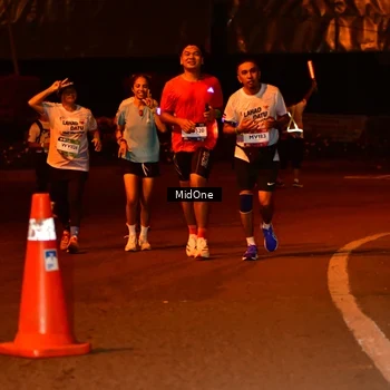 Runner Photo 7677391