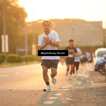 Runner Photo 7677395