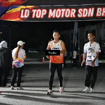 Runner Photo 7677404