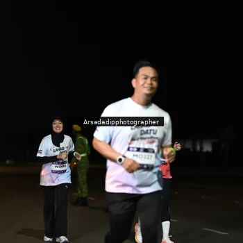 Runner Photo 7677442