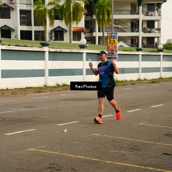 Runner Photo 7677493