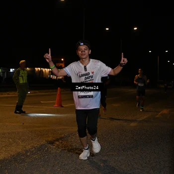 Runner Photo 7677501