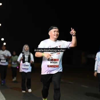 Runner Photo 7677557