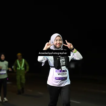 Runner Photo 7677560