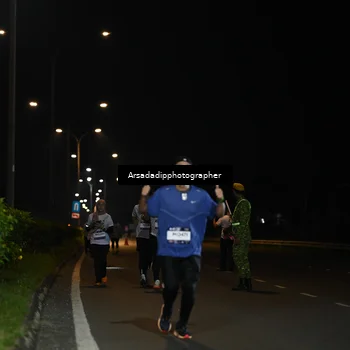 Runner Photo 7677576