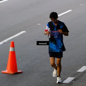Runner Photo 7677664