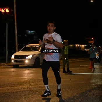 Runner Photo 7677713