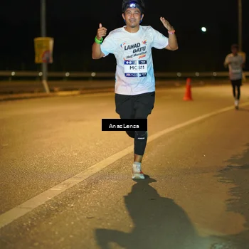 Runner Photo 7677769