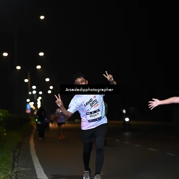 Runner Photo 7677772