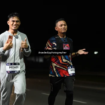 Runner Photo 7677842