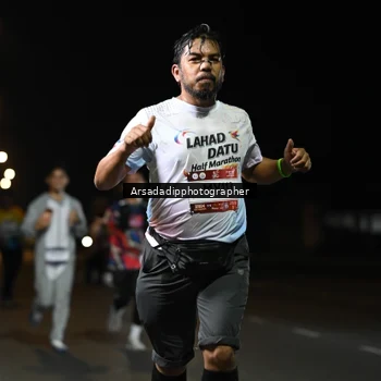 Runner Photo 7677843