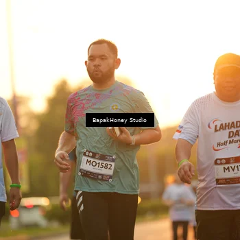 Runner Photo 7677845