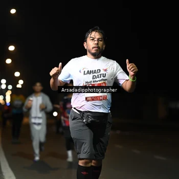 Runner Photo 7677856