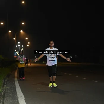 Runner Photo 7677893