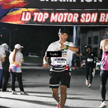 Runner Photo 7677918