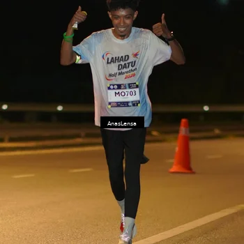 Runner Photo 7677935