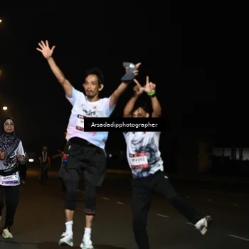 Runner Photo 7677943