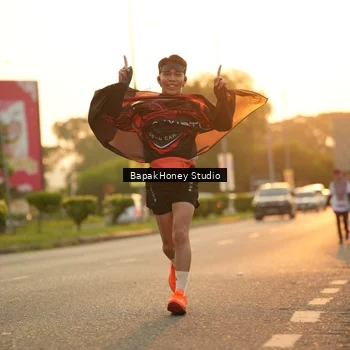 Runner Photo 7677977