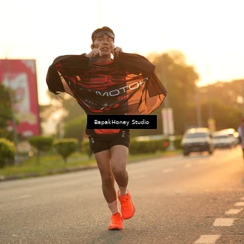 Runner Photo 7677993