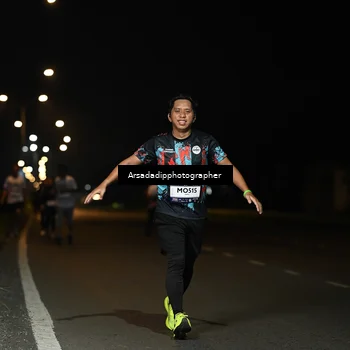 Runner Photo 7678038