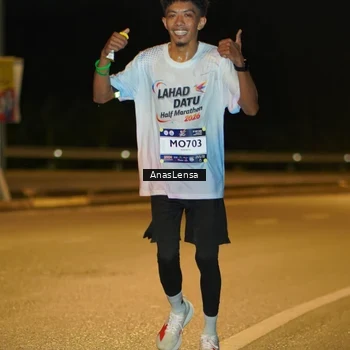 Runner Photo 7678063