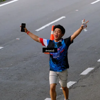 Runner Photo 7678291