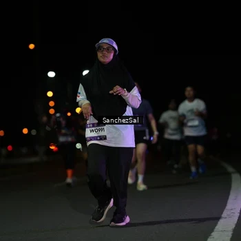 Runner Photo 7678592