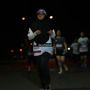 Runner Photo 7678675