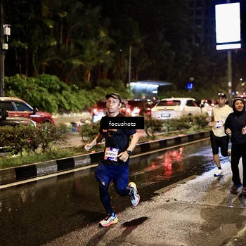 Runner Photo 7678749