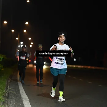 Runner Photo 7678784