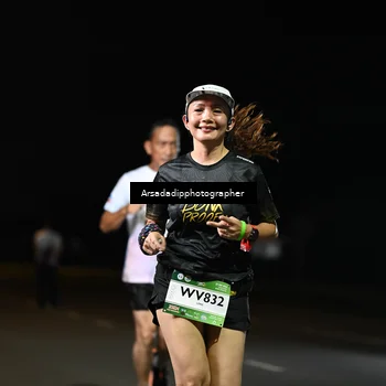 Runner Photo 7678842