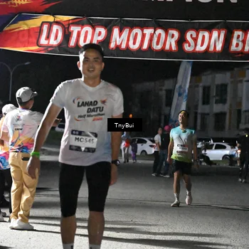 Runner Photo 7678860