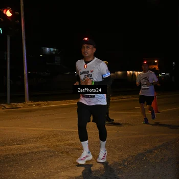 Runner Photo 7678896