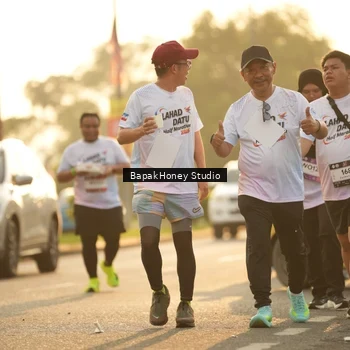 Runner Photo 7679011