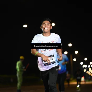 Runner Photo 7679081