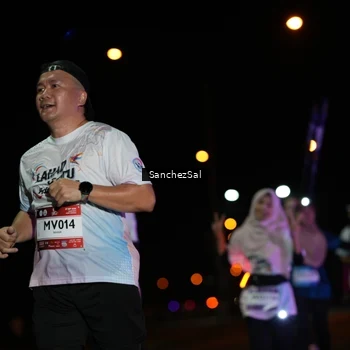 Runner Photo 7679145