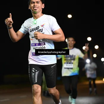 Runner Photo 7679276