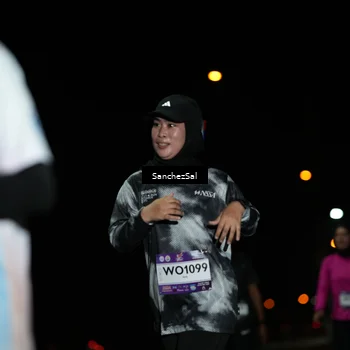 Runner Photo 7679365