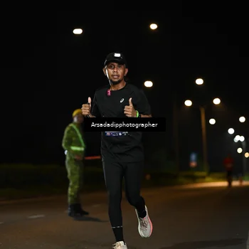 Runner Photo 7679382