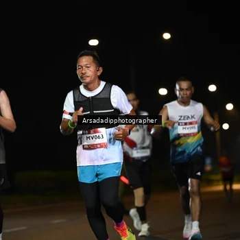 Runner Photo 7679428
