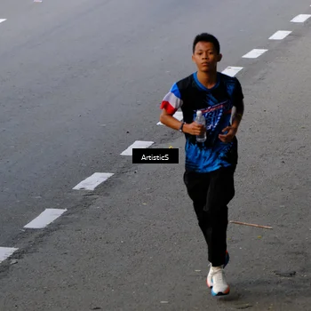Runner Photo 7679472