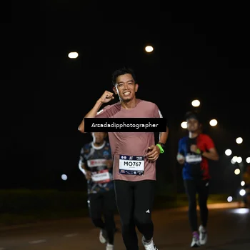 Runner Photo 7679563