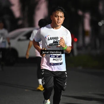 Runner Photo 7679594